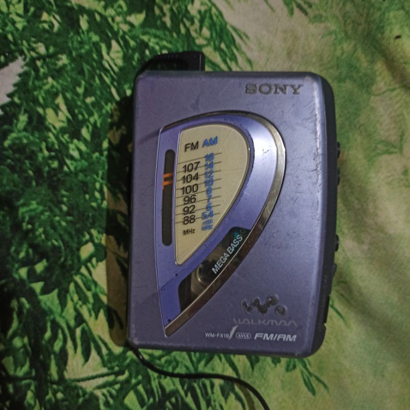 sony walkman wm-fx199
