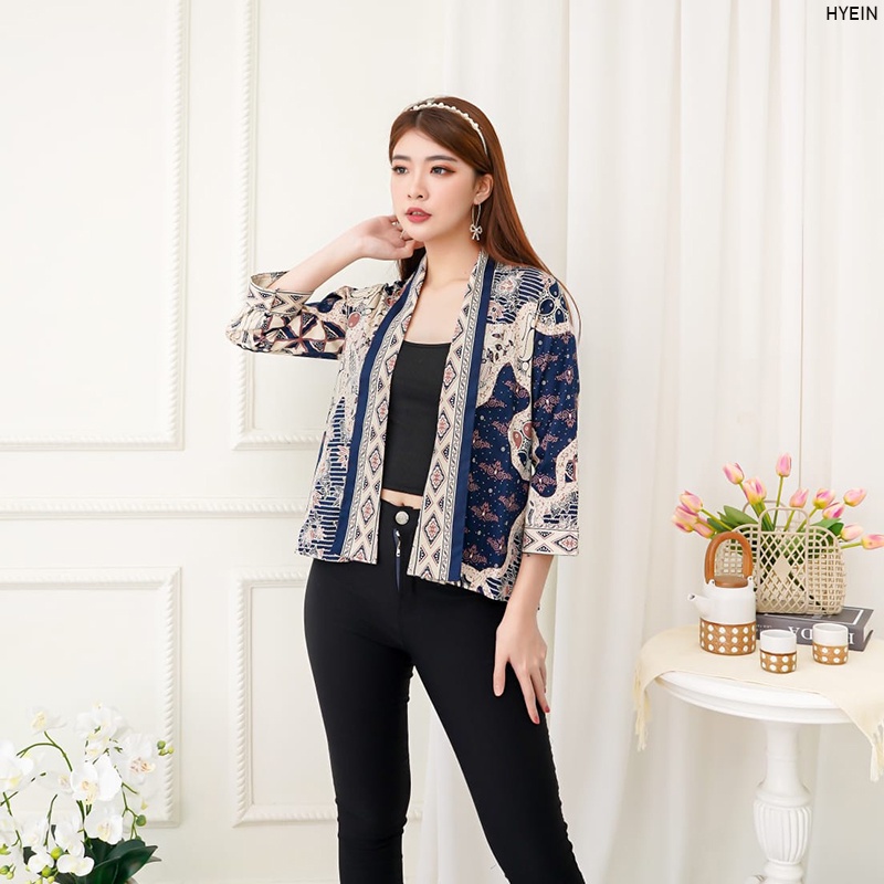 Evercloth Hyein Blazer Batik Wanita Outer Batik Rompi Wanita Jaket Luaran Family Batik Couple Atasan Blouse Batik Bomber Couple Seragam Couple Batik Modern