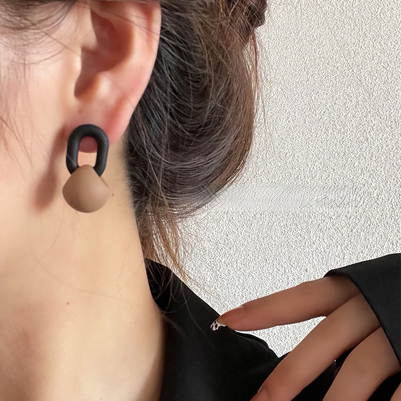 Anting Manik-Manik Geometris Irregular Warna Khaki Gaya Korea Untuk Wanita
