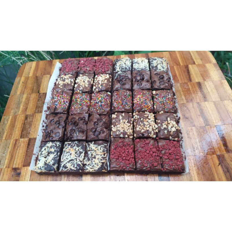 

BROWNIS PANGGANG Loyang (20x10) TANPA BAHAN PENGAWET
