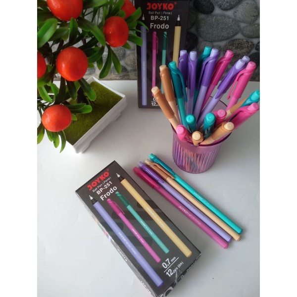 

Pulpen Joyko Hitam