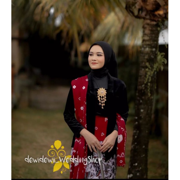 [Full Set] Kebaya + Jarik Instan + Selendang / Motif Lereng SAG