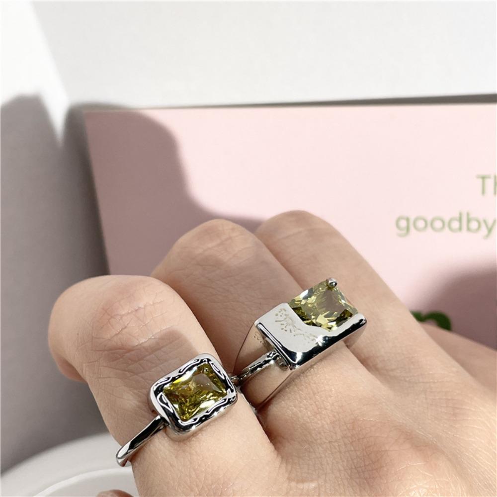 Mxbeauty Hijau Zirkon Cincin Trendi Retro Kualitas Tinggi Wanita Bertatahkan Perempuan Square Ladies Simple Fashion Aksesoris