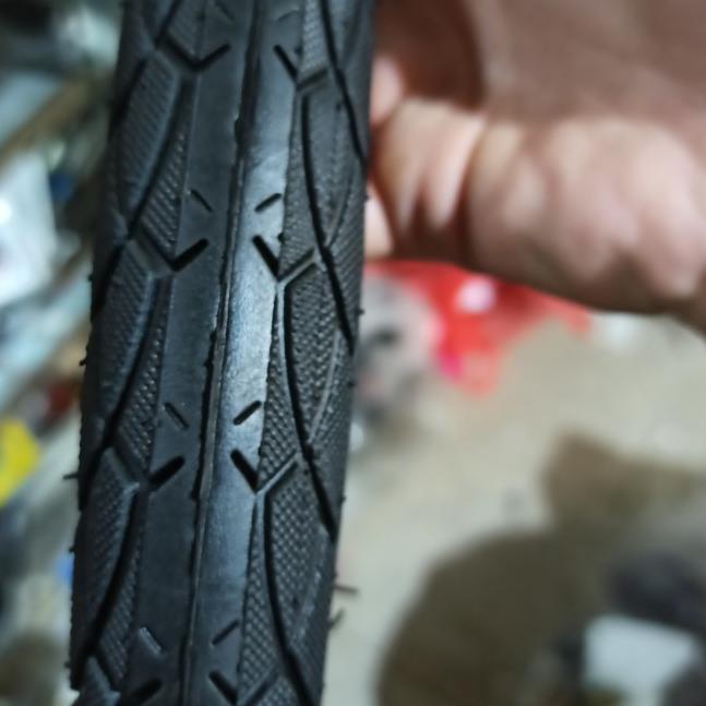 Ban sepeda ukuran 20 X 1.75 redstone