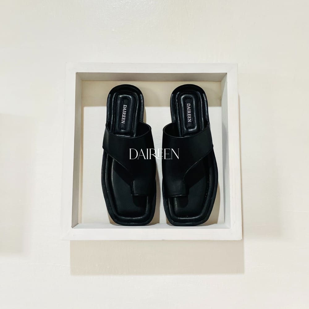 Dinda sandal wanita kekinian model terbaru 2022 Joli platform best seller warna hitam putih dan biru ukuran 37-40