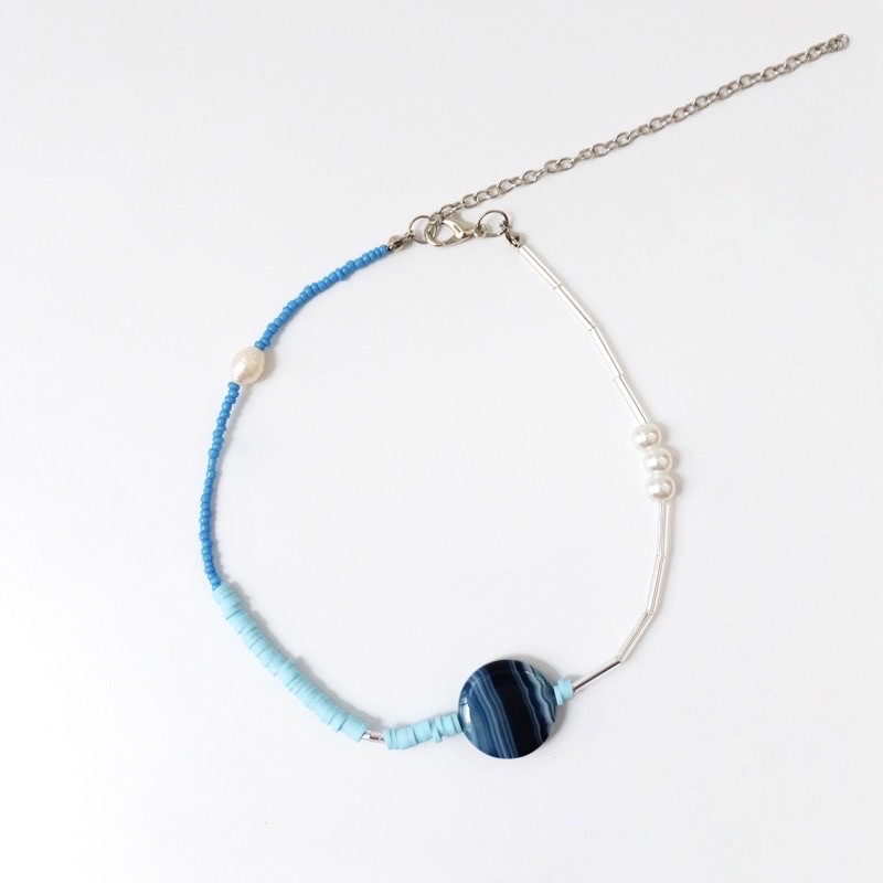 Ocean blue beaded choker / beads necklace