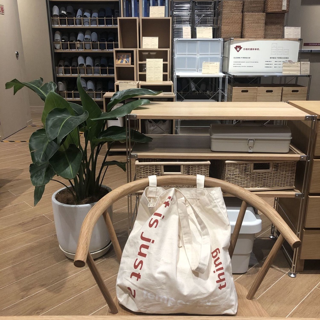 ✕✼▨Sera Musim Semi dan Musim Panas Baru Buatan Sendiri Gaya Korea Kapasitas Besar Tas Bahu Alfabet Tas Kanvas Siswa Wanita Tas Sekolah All-Match Tas Kain