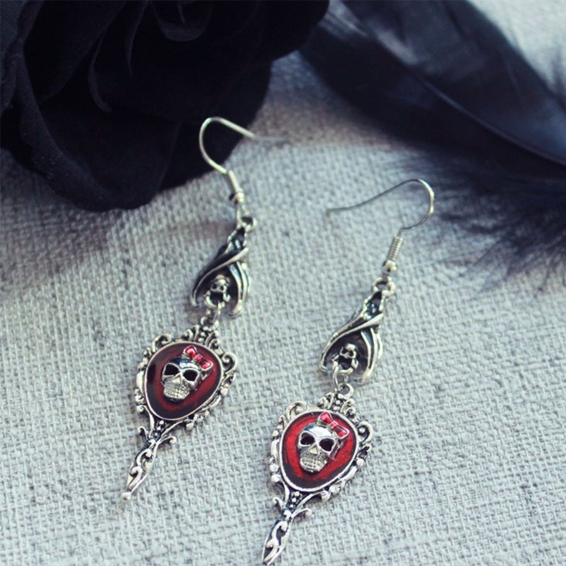 Anting Panjang Bentuk Tengkorak Bahan Alloy Gaya Gothic Untuk Wanita