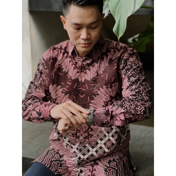 Batik Ayman - Loka Maroon | Kemeja Batik Pria Katun Solo Halus Lengan Panjang Full Furing