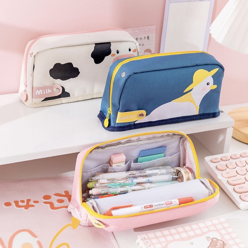 

KOTAK PENSIL PU PVC TEMPAT PENSIL RESLETING LUCU TAHAN AIR MOTIF ANIMALS SIAP KIRIM