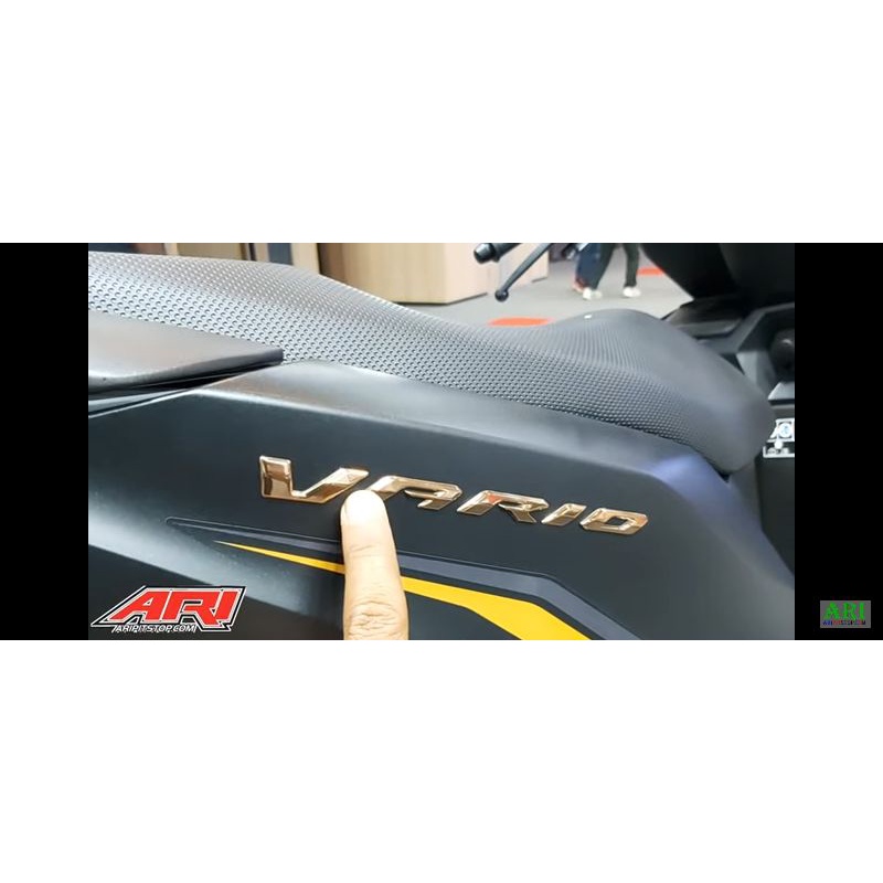 emblem new vario 125 original losspack gold sepasang dan satuan