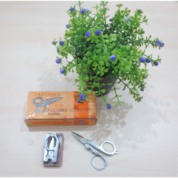 BABY DOLL FOLDING SCISSORS / GUNTING BAYI LIPAT KECIL