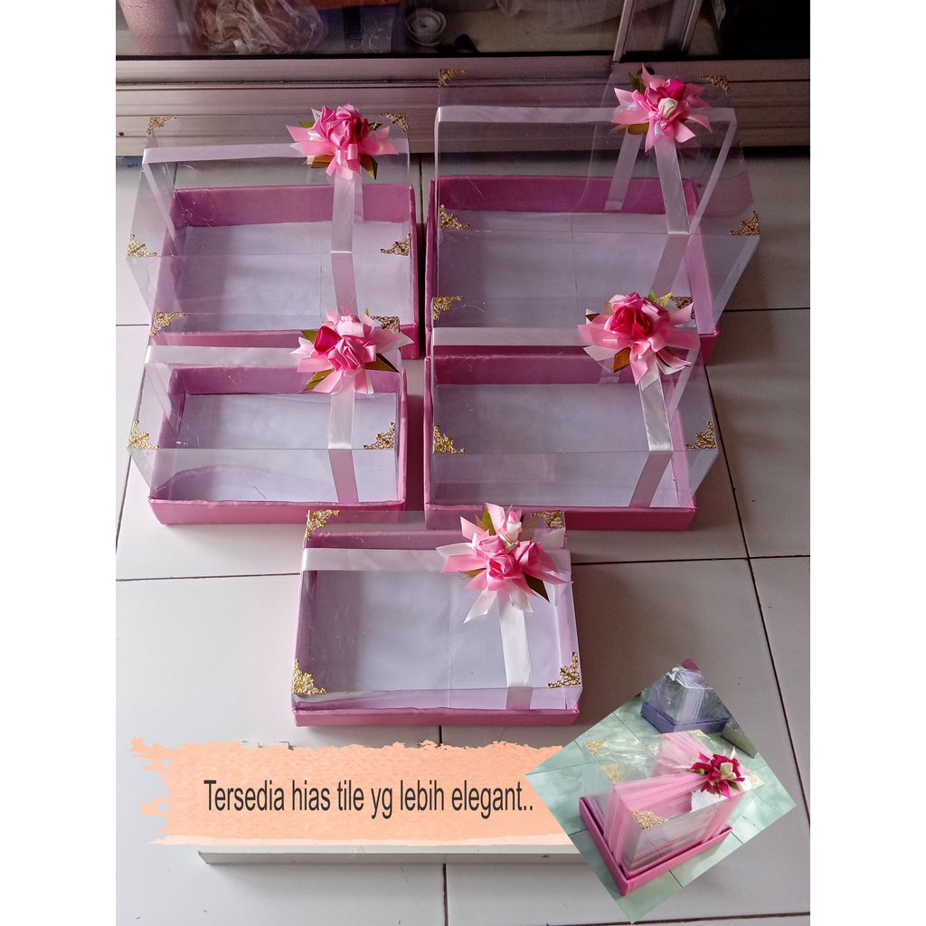 

Box hantaran, box seserahan, kotak hantaran, kotak seserahan, peningset, pernikahan, lamaran ready stok warna pink 1 kali klik dapat 5 box