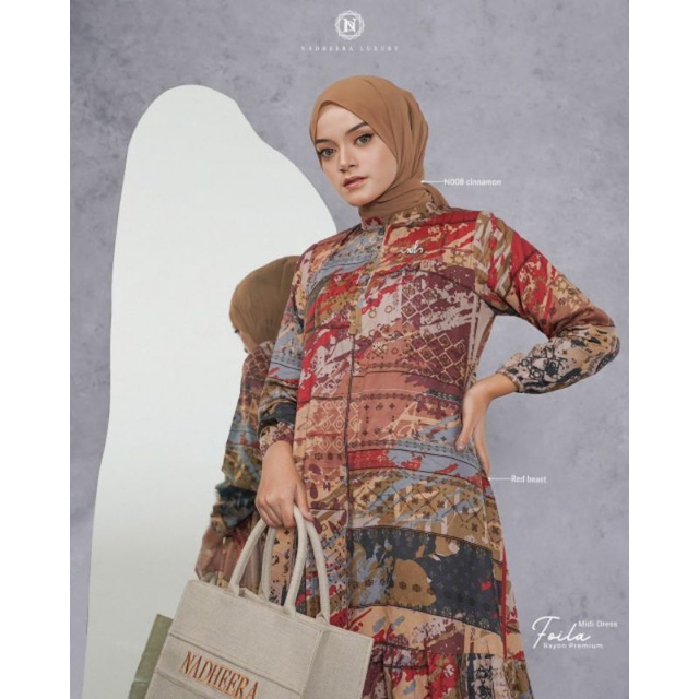 Foila Midi Dress by Nadheera