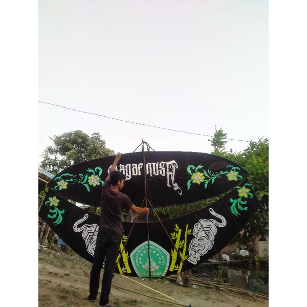 Layangan Pegon Ceper ukuran sayap mentah 3,2 meter Motif Pagar Nusa