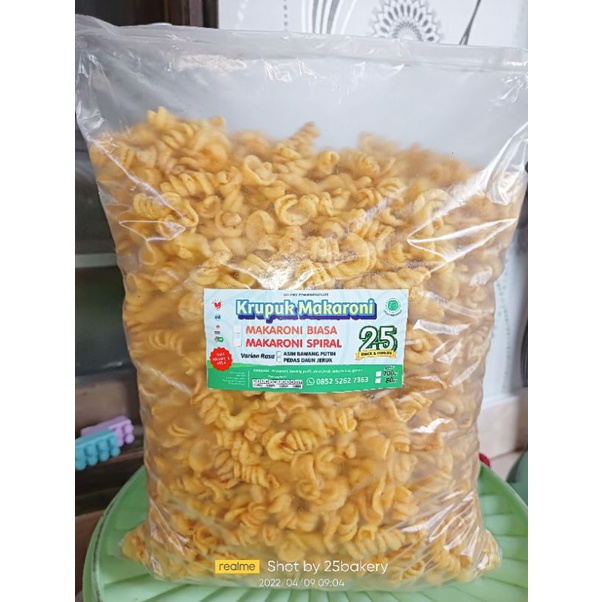 

kiloan | kerupuk | makaroni spiral | jajanan | cemilan | 25