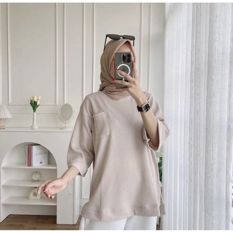 atasan oversize 7/8 kaos knitted uniqlo merk clarke