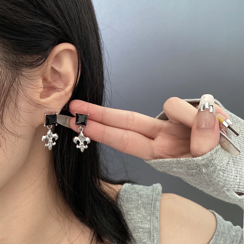 Anting Zircon Warna Hitam Gaya Punk Untuk Aksesoris