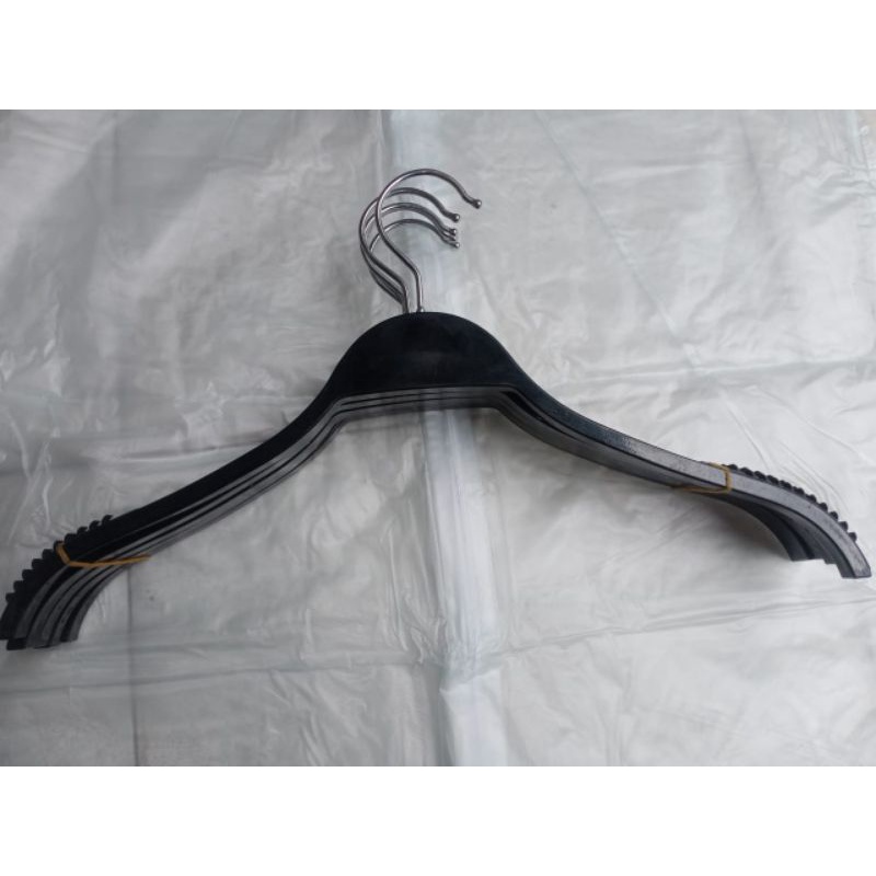 Hanger Kayu Zara Dewasa Warna Hitam