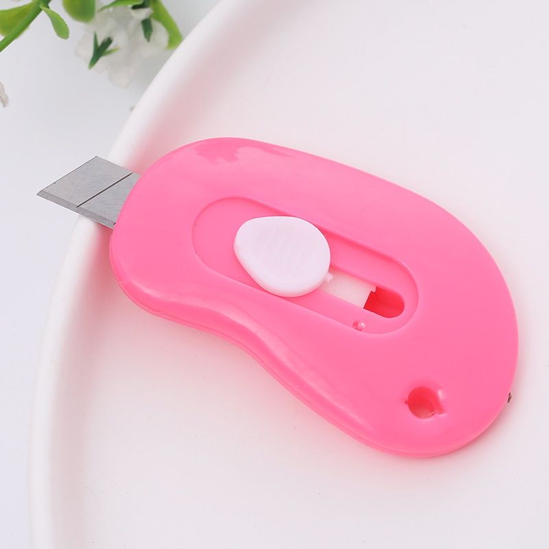 Cutter Mini Portable Bentuk Oval Mini Cutter Polos Travel Kit