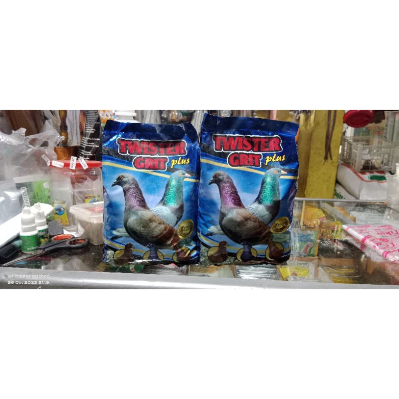 TWISTER GRIT PLUS ASINAN UNTUK BURUNG DARA MURAI AYAM PERKUTUT PUTER DLL 1 KG