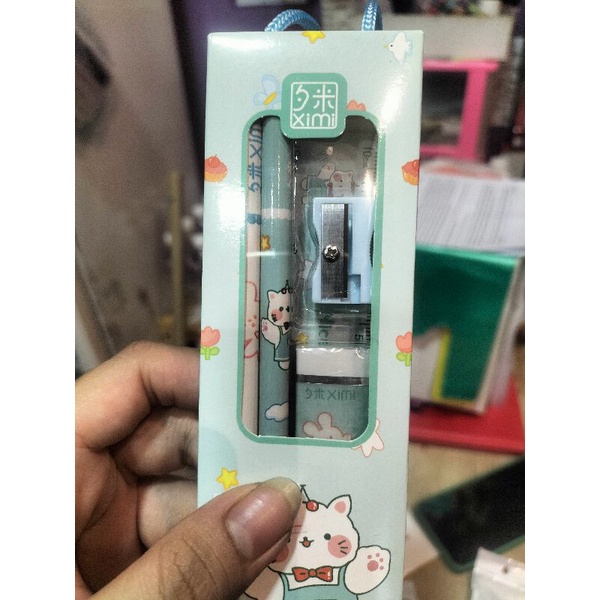 

1 set alat tulis anak