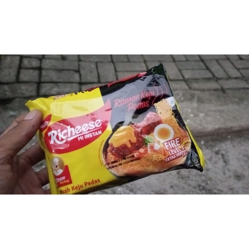

Nabati mie richeese keju pedas