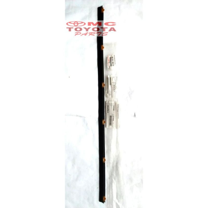 Pelipit Pintu / Karet Kaca Luar Depan Kijang Kapsul 7K 68160-0B010 (100% Original Astra) Orii