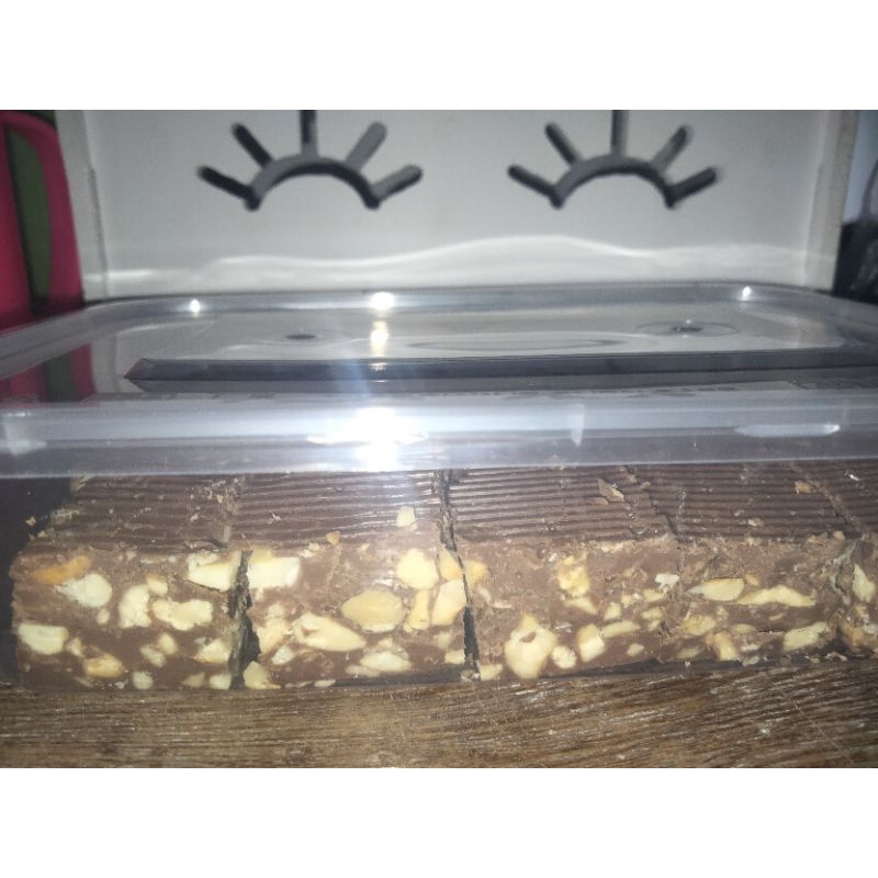 

COKLAT PATAHAN S*LVERQUREN MURAH ENAK MENTE ALMOND