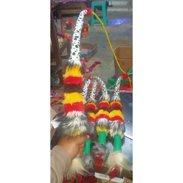 pecut/cambuk anak besar kuda lumping