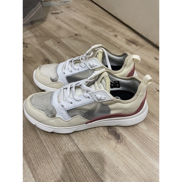 Sepatu NAH Project - Next Gen Marshmallow size 42 (26,5)