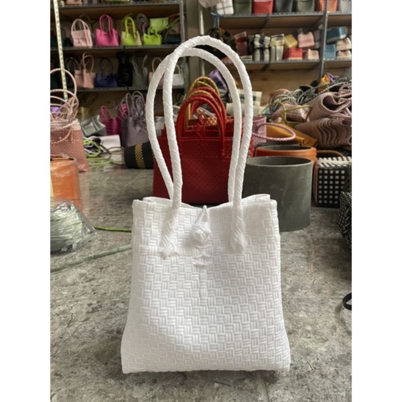 tas jali anyam putih ,tas tempat dompet,hp,laptop,hangout,undangan