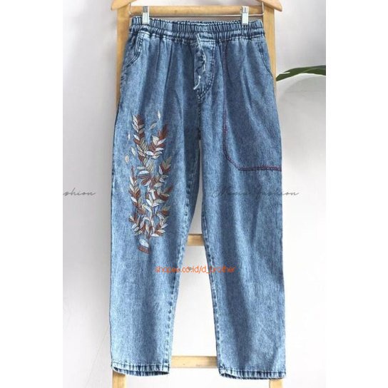 Versi Korea Daun Patch Celana Harem Bordir Jeans Wanita