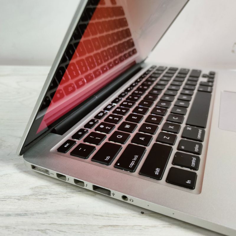 Macbook Pro 2015 Retina Ram 8 Ssd 128 layar 13 inch Core I5