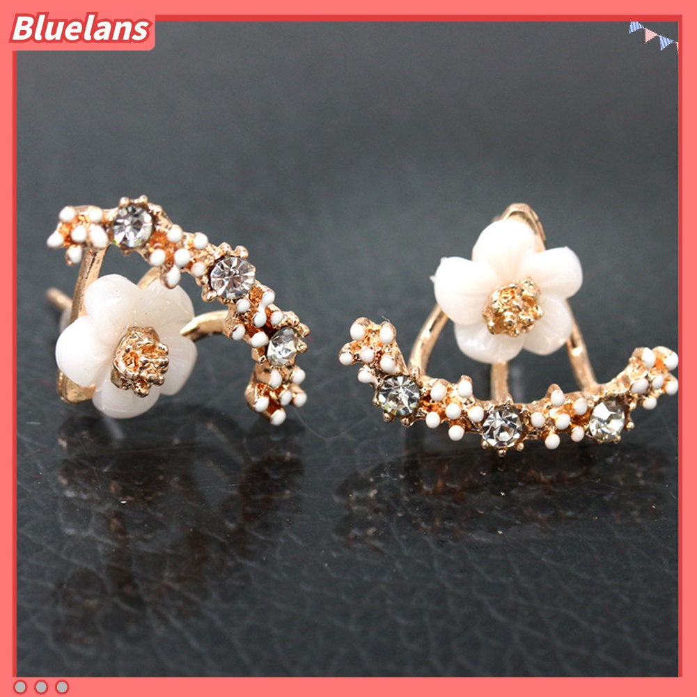 Anting Stud Desain Daisy Aksen Berlian Imitasi Untuk Wanita