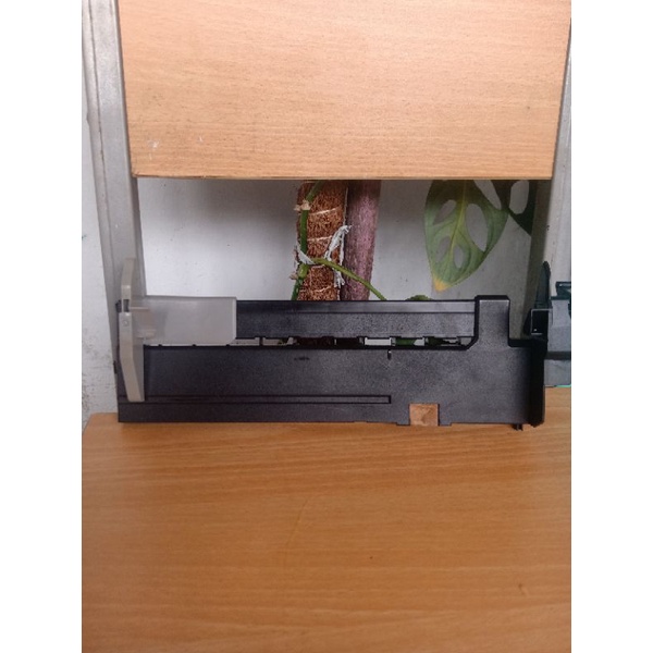

pelontar kertas atau tray kertas Printer EPSON L110,l360 dll