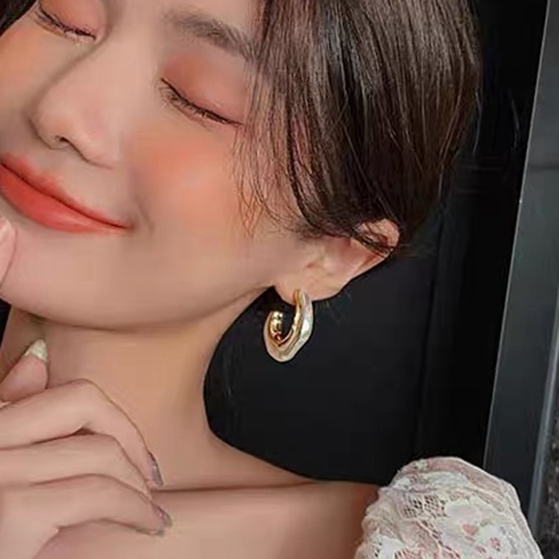 Anting Mutiara Berlian Imitasi Bentuk Bulat Bahan Alloy Warna Emas Untuk Wanita
