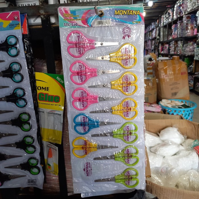 

Lucu Gunting Kecil Montana 12 Pcs Terbatas