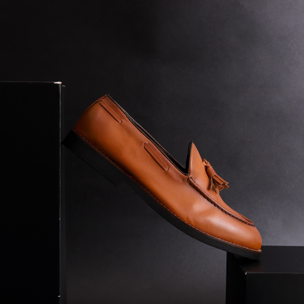 VICTORY BROWN |ManNeedMe x Lvnatica| Sepatu Loafers Pria Formal Kantor