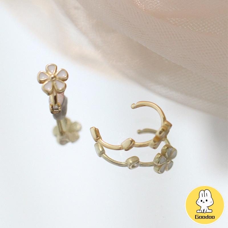 S925 Silver Retro Daisy Earrings Anting Hoop Sederhana Desain Niche Gesper Telinga -Doo