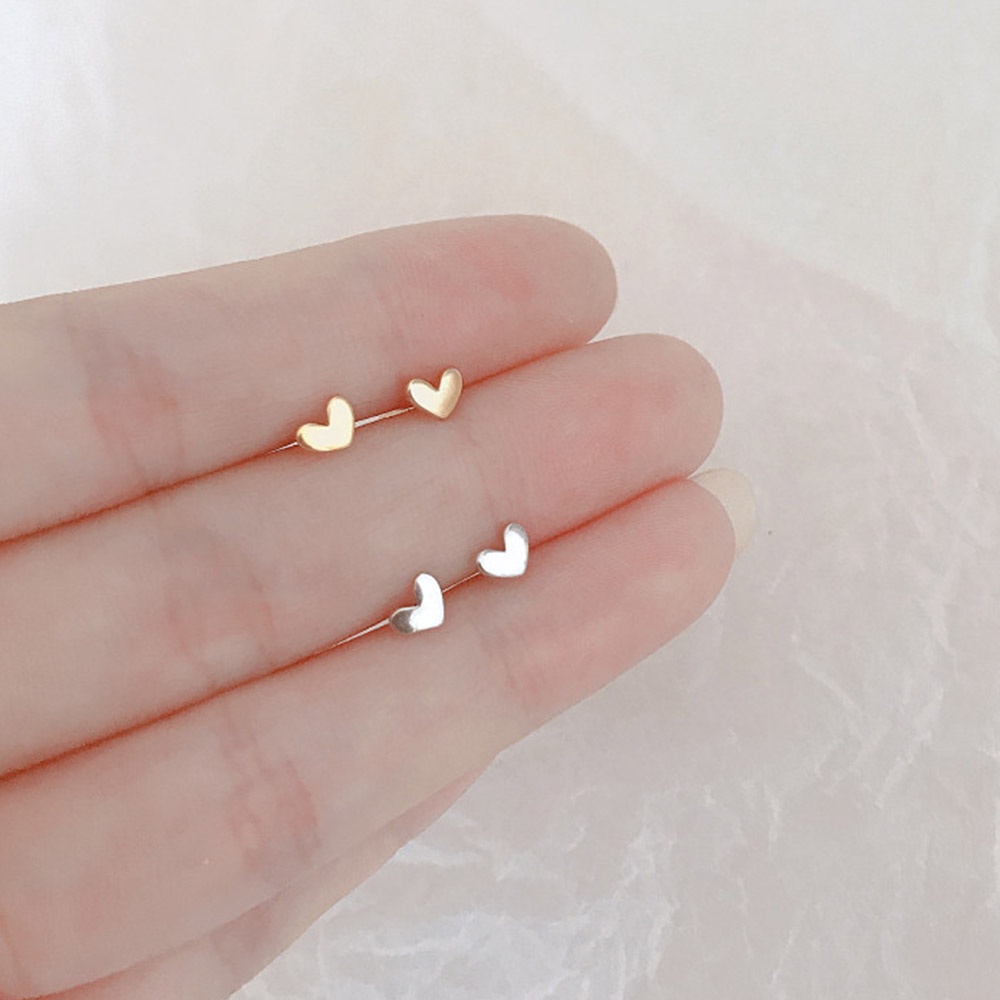 Anting Stud Mini Bentuk Hati Warna Emas Perak Bahan Logam Untuk Wanita