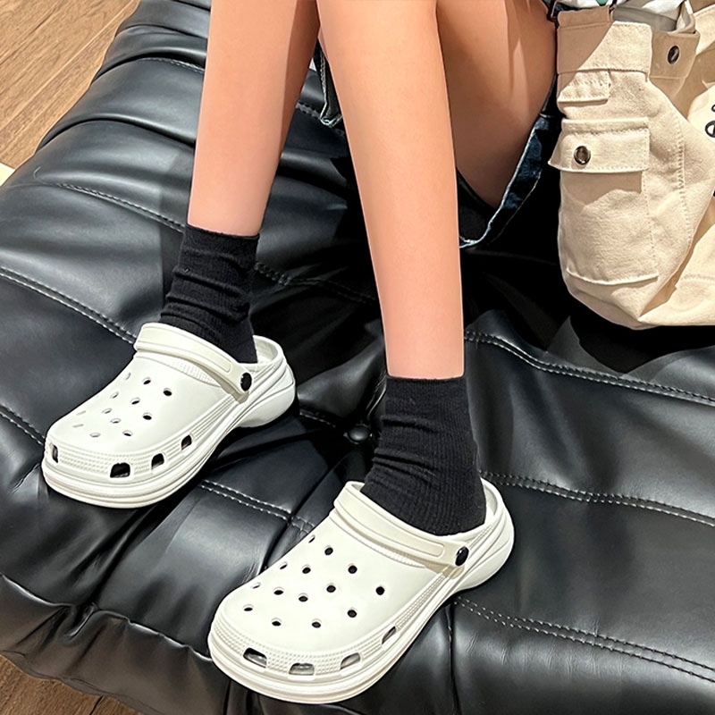 Sandal Baim Wanita Sandal Crocs selop Import Nyaman Unik Sendal Perempuan Cantik Lucu Aneka Warna Kubang Lubang Karet Rubber Elastis Anti Slip Jibbitz Wedges Platform - Size 36 - 40