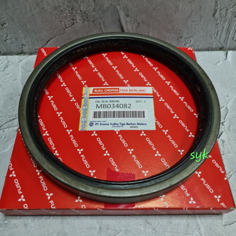 SEAL RODA BELAKANG DALAM MITSUBISHI FUSO. FM 215 MB034082