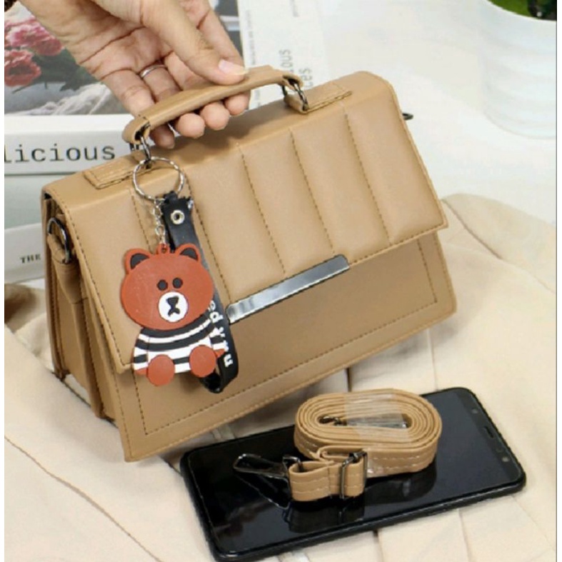 Tas Elegan Wanita untuk Kondangan Atau Arisan