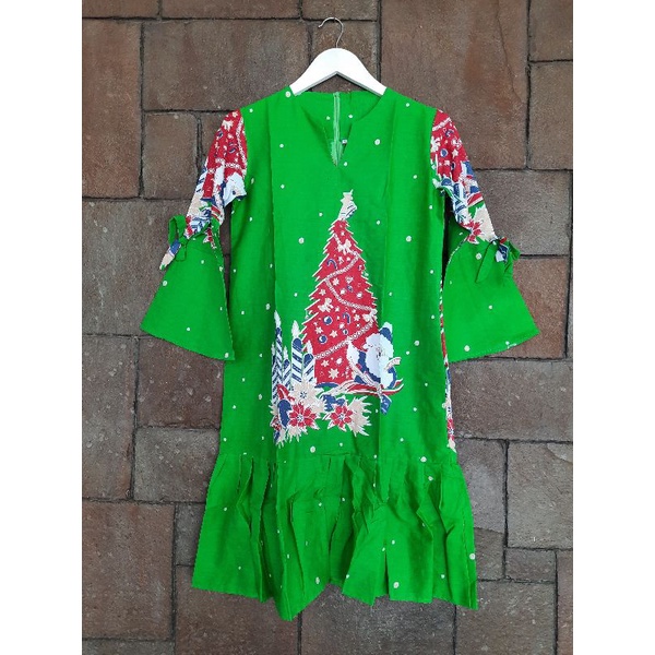 Dres wanita merah natal 2022 sinterclas