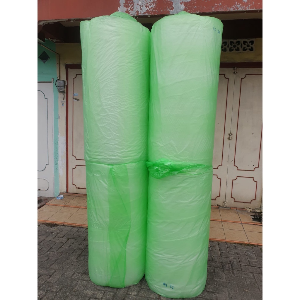 

Buble wrap 125 x 100 meter / Bubble warna putih--> bonus lakban fragile red/white