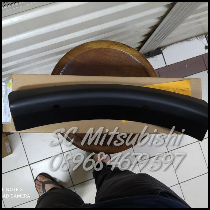 List Bumper Depan Kiri Kanan Outlander / Wheel Arc Trim Outlander