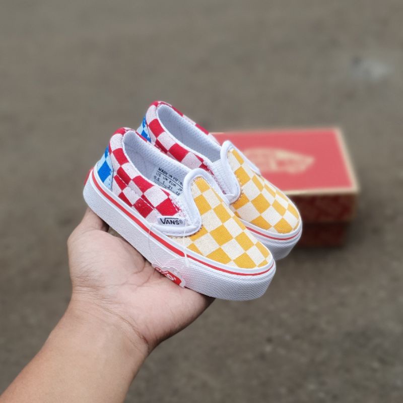 Sepatu vns anak checkerboard slip on multicolor