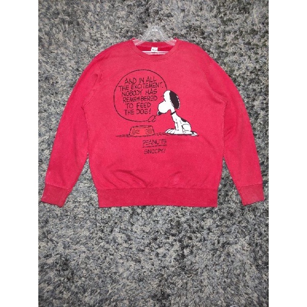 crewneck uniqlo merah snoopy