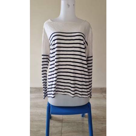 Kaos Casual Wanita Putih Garis Biru